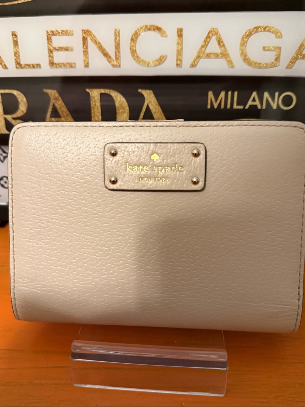 Kate Spade Cream Leather Compact Wallet-EUC - Picture 2 of 9